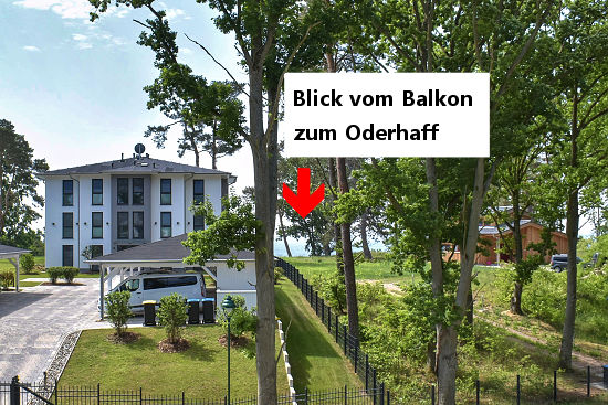 Blick zum Oderhaff vom Balkon der Ferienwohnung
