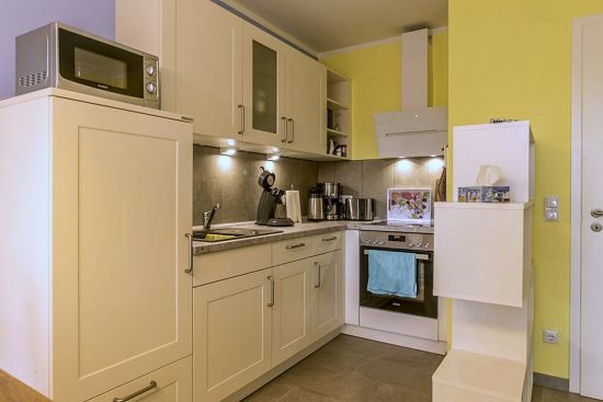 Küche mit Backofen der Ferienwohnung in Zirchow auf Usedom